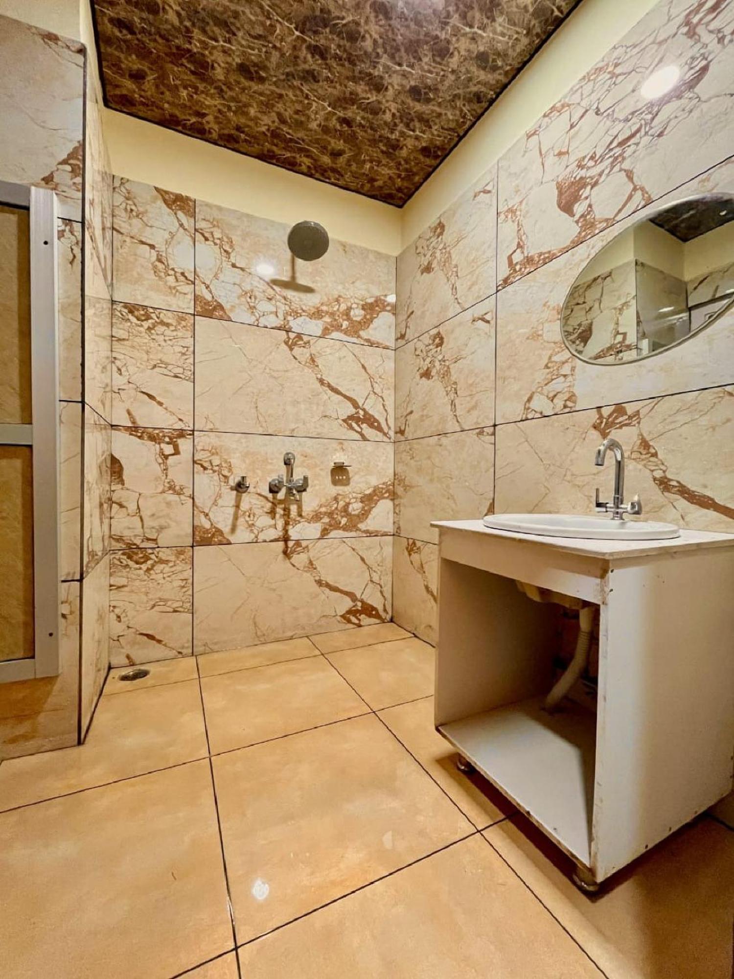 Sparkle Star Resort Khajjiar Екстериор снимка